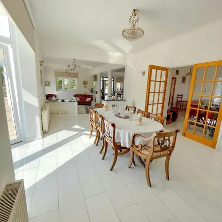 Villa The Residence, Oroklini
